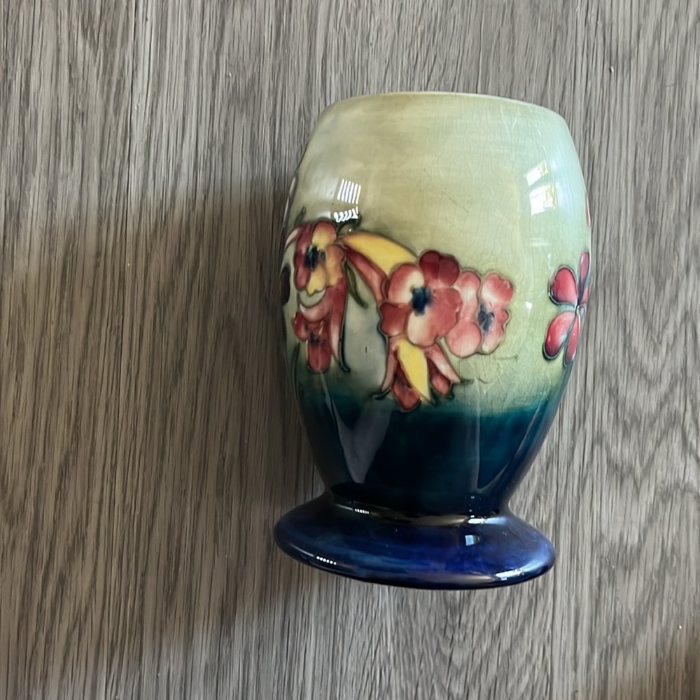 Floral Ceramic Vase with Blue Base vintage! - Picture 4 of 6